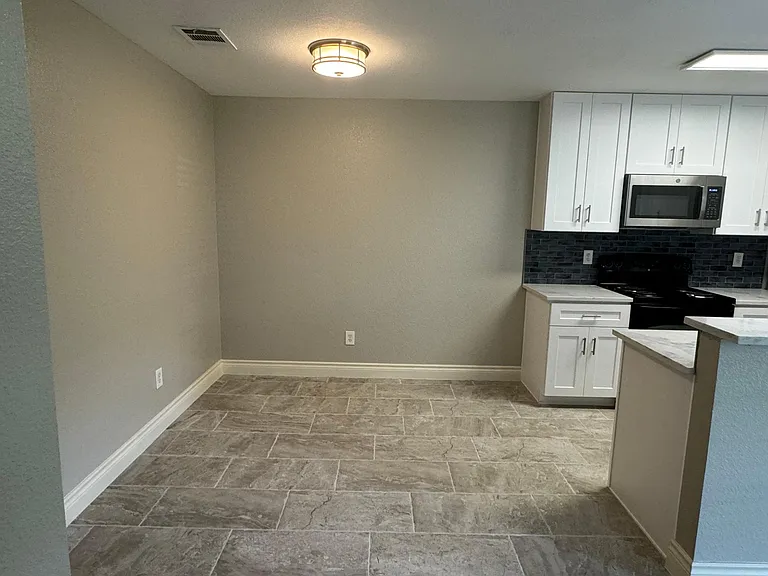3159 Karen St — Photo 9