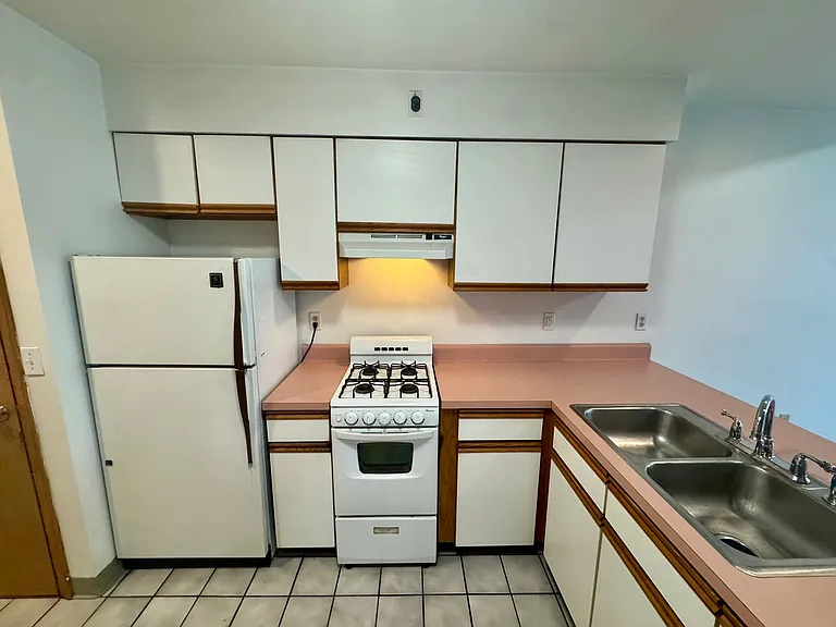 212 Church Street — Photo 9