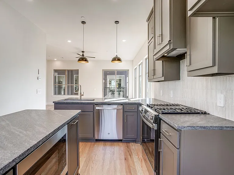 2820 Weisenberger St #110 — Photo 26