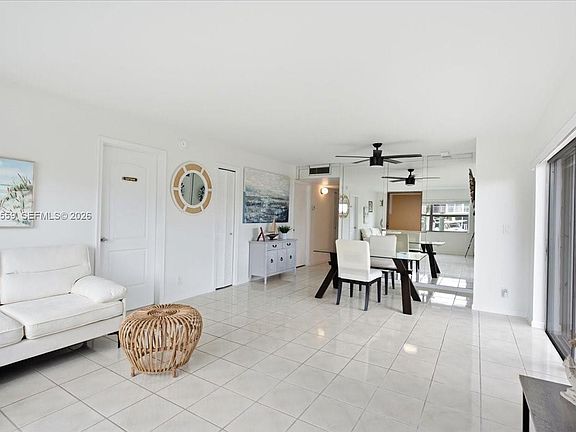 4th image of 3105 NE 28th St APT 1B