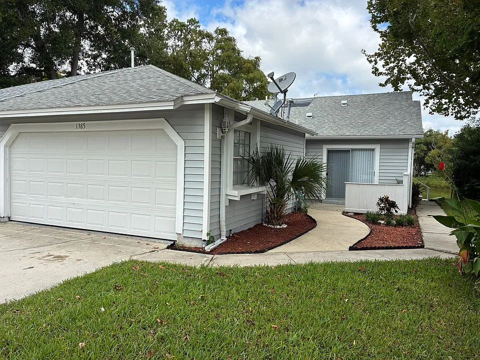 1385 Landry Cir