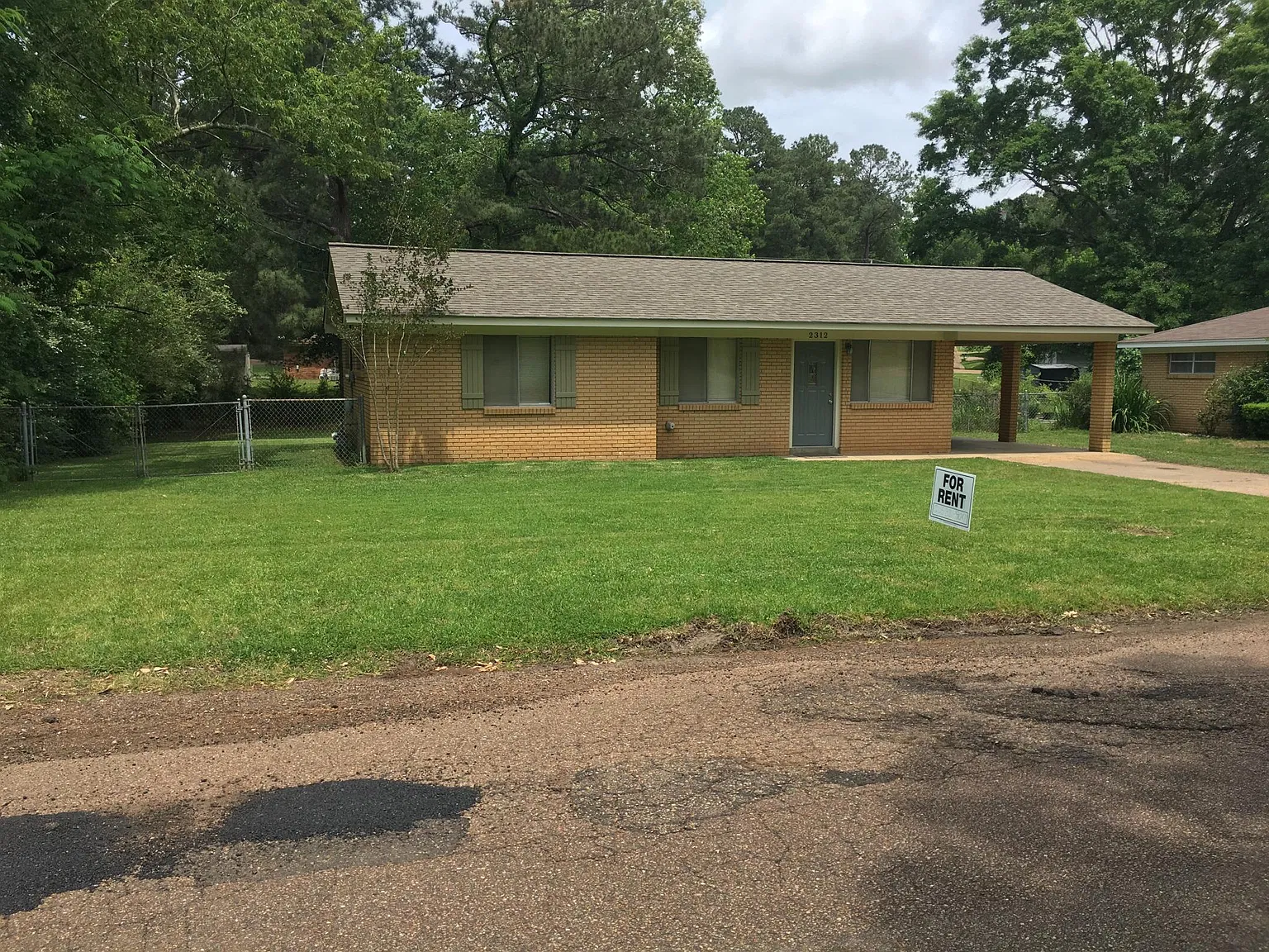 3 bed, 1100 sqft, $1,425 — Photo 1