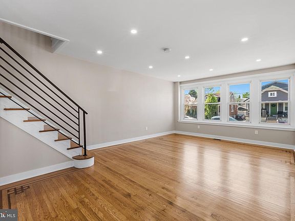 3rd image of 1121 Shelmire Ave