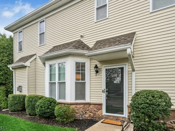 32 Dogwood Ln, Wanaque Boro, NJ 07420