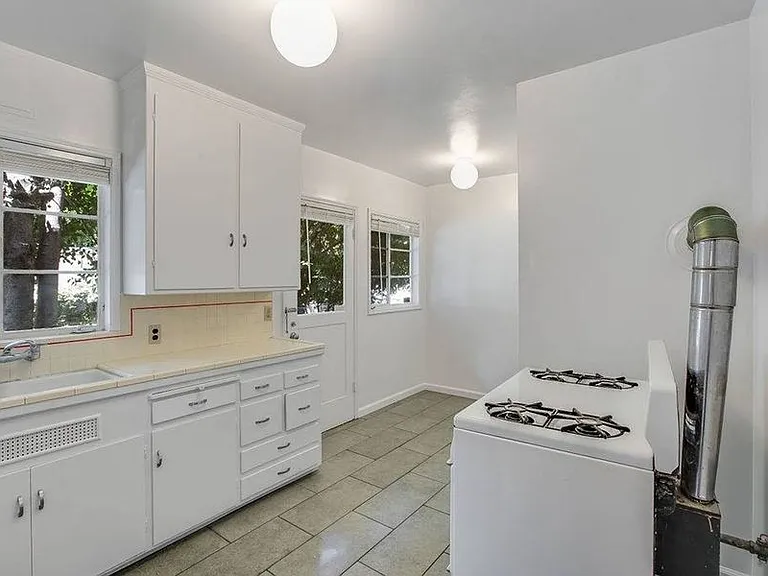 2727 Parker St #H — Photo 7