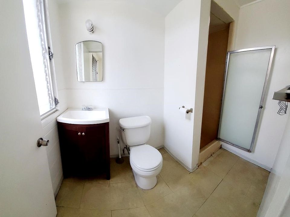 2nd image of 1926 S King St #25