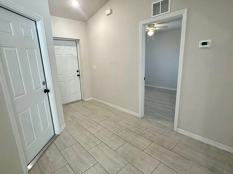 3310 SW 17th Pl #3310 — Photo 6