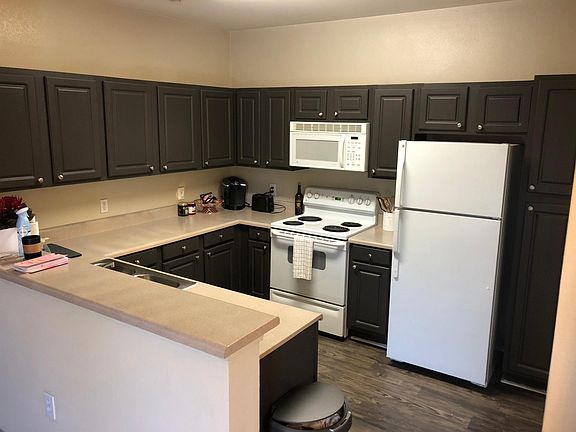 3rd image of 1540 W Richmond Dr