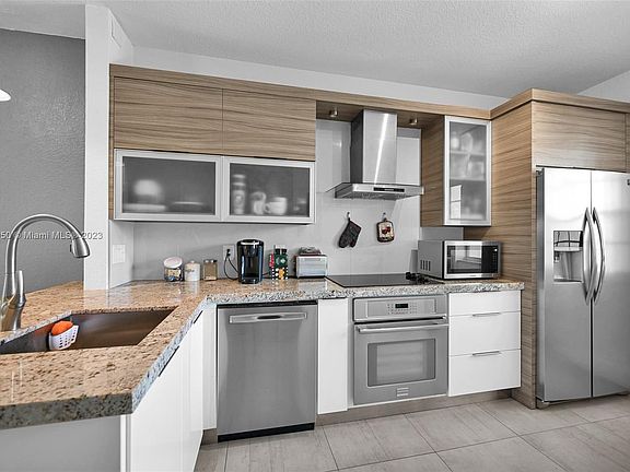 3rd image of 5670 NW 116th Ave APT 222