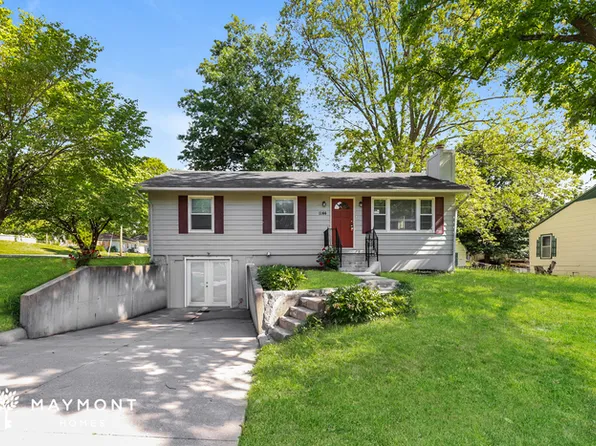 1144 Quincy St, Leavenworth, KS 66048