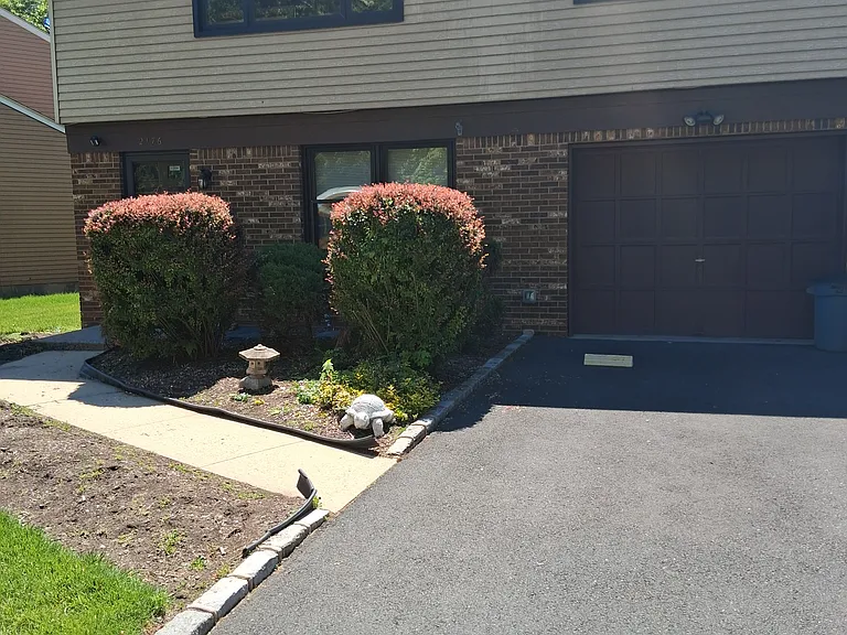 2176 Halsey St #1 — Photo 2