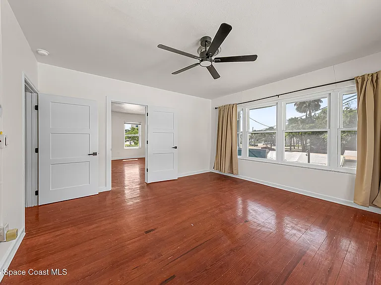 1008 E Strawbridge Ave — Photo 9