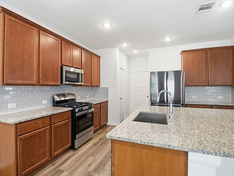 9206 McCoy Pass — Photo 10