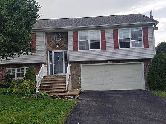 3rd image of 1506 Yorktown St