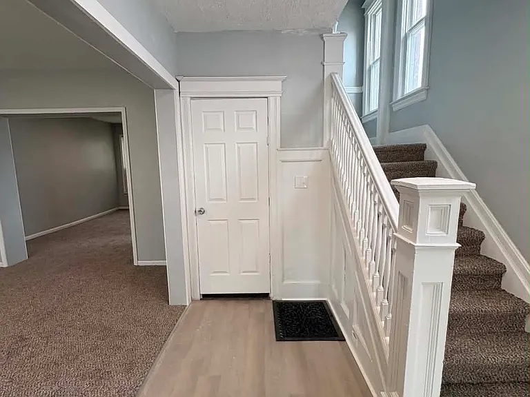 668 Pingree St — Photo 9
