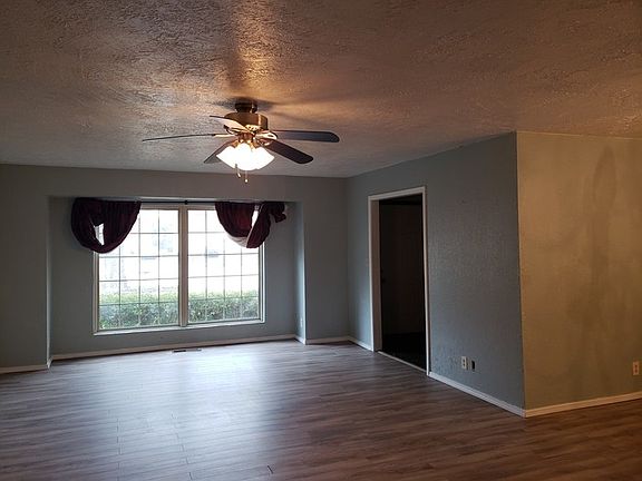 4th image of 2142 Melrose Ct