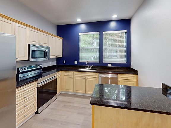 3rd image of 15563 SW Black Quartz St