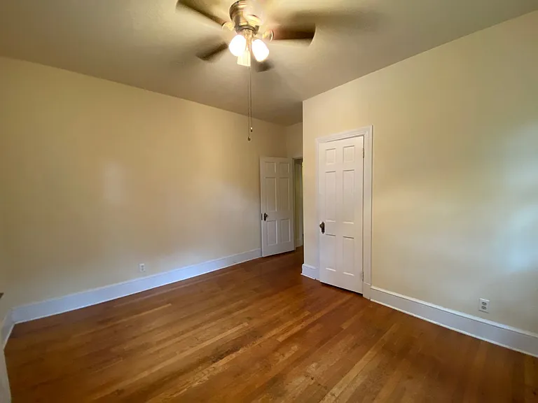 4304 Bromley Ln — Photo 10
