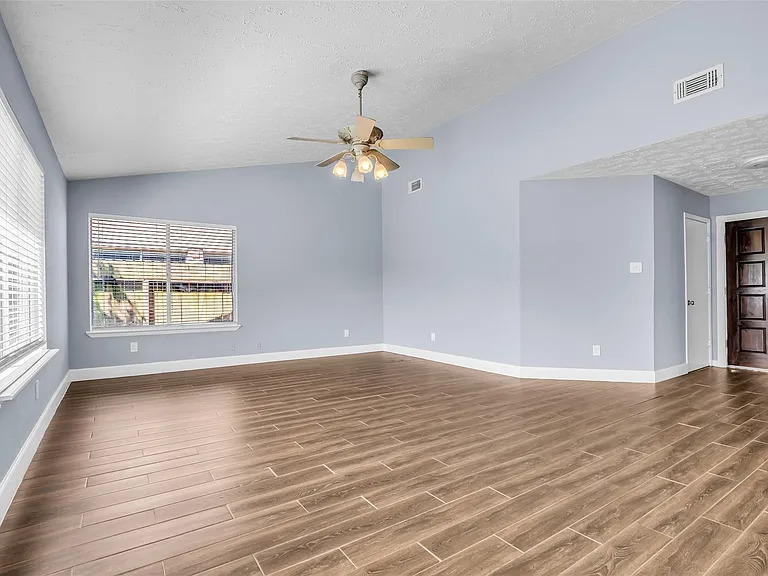 23819 Griffin House Ln — Photo 9