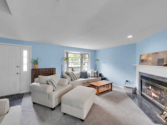 4th image of 5 Mayberry Dr #G