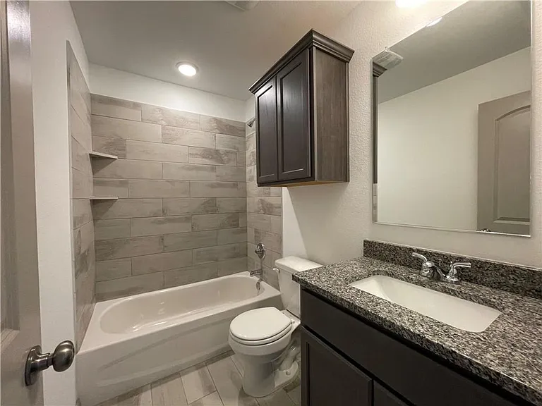 917 Hollyhock Dr — Photo 18