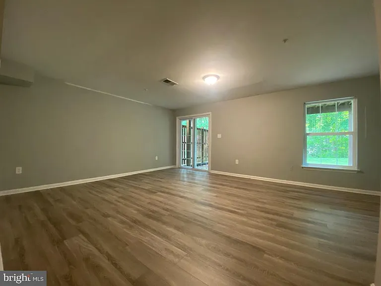 1931 Barrington Ct — Photo 16
