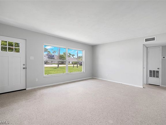 4th image of 657 Canal Dr