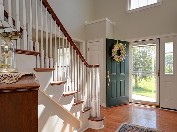 3rd image of 125 Simeon Dr