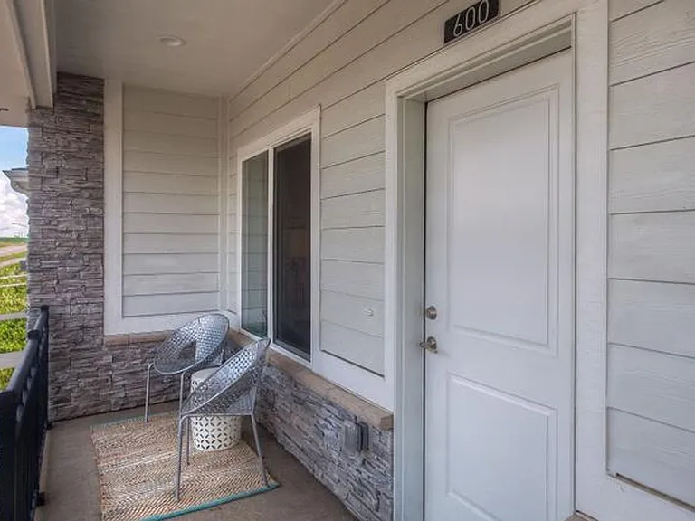 2310 SE Chayse Ln — Photo 5
