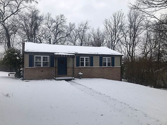 3rd image of 118 Edgewood Dr