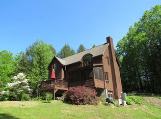 2 Brookside Gln, Huntington, MA 01050