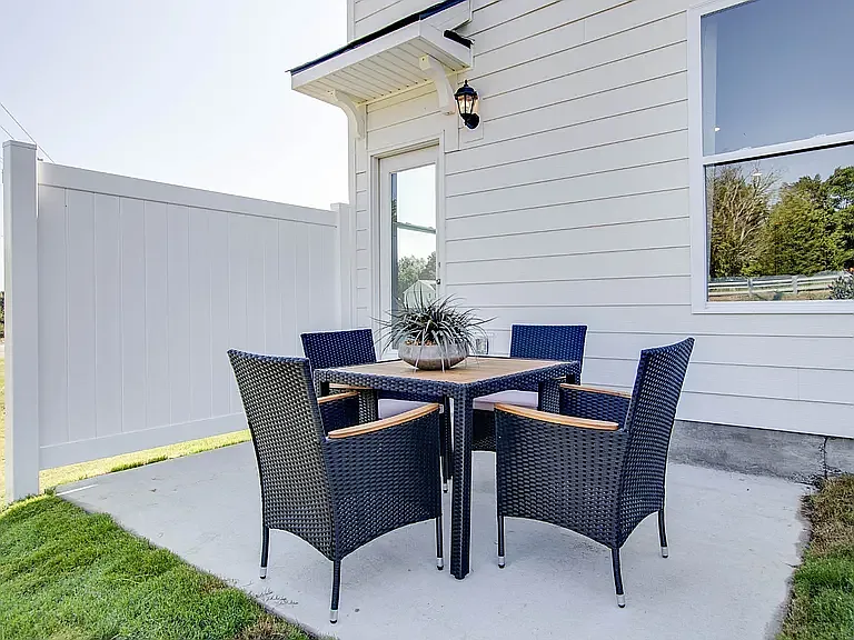 239 Mackenzie Way — Photo 3