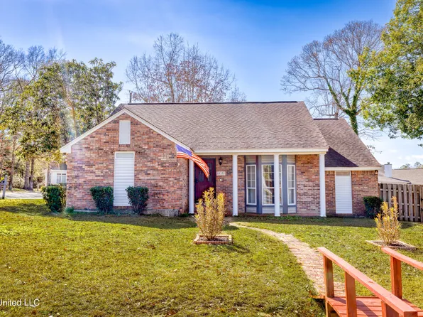 89337 Diamondhead Dr E, Diamondhead, MS 39525