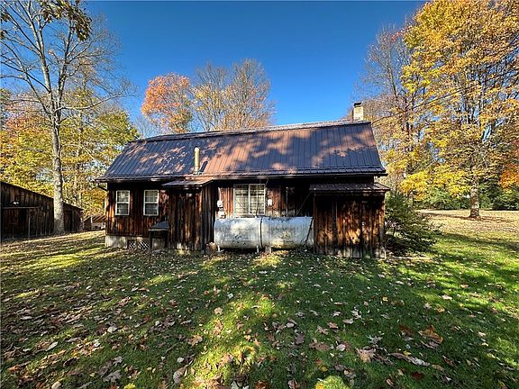 5th image of 341 Green Oak Ln
