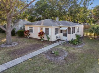 1001 Hull St S, Gulfport, FL 33707