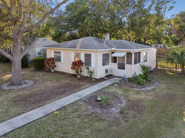 1001 Hull St S, Gulfport, FL 33707