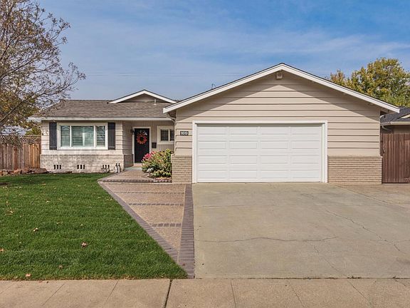 3rd image of 1619 Willowbrook Dr