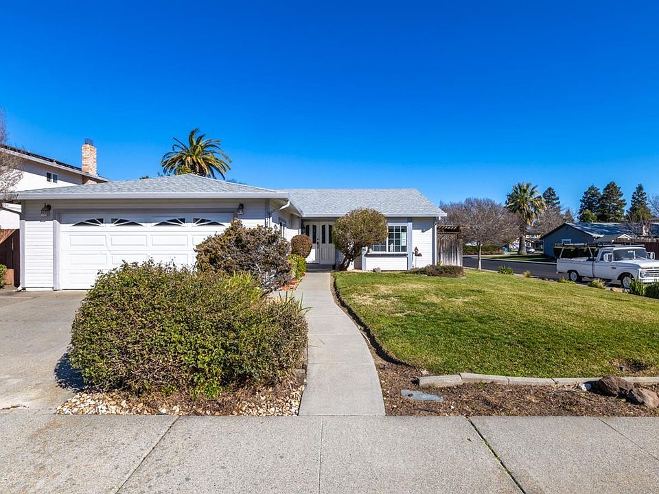 1st image of 314 Plantation Way