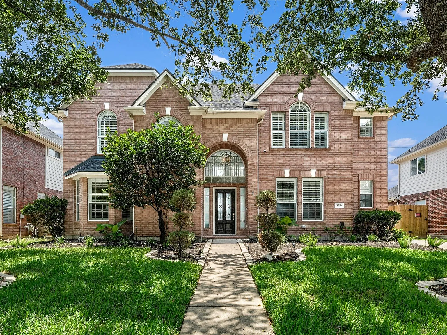 5 bed, 3.5 bath, 2913 sqft, $3,750 — Photo 1