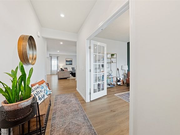 4th image of 36246 Lands End Dr