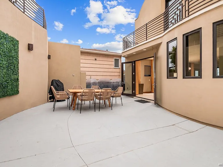 1259 Olivet St — Photo 33