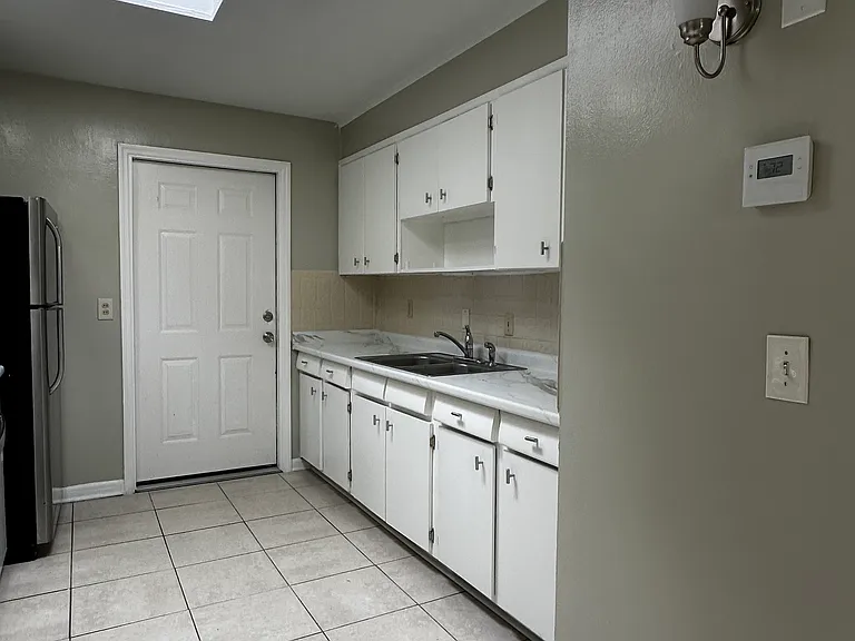 10757 S Hawaii Dr — Photo 15