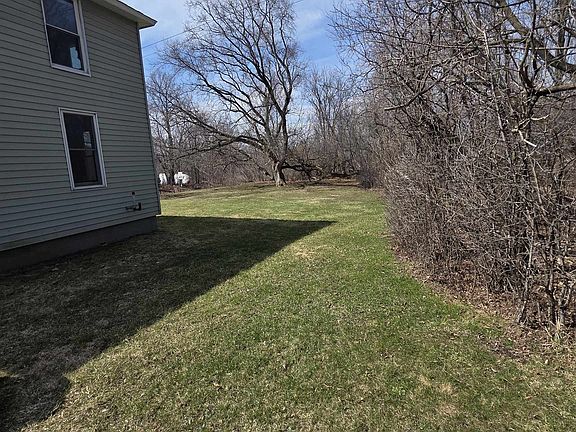 5th image of 407 Lake Road