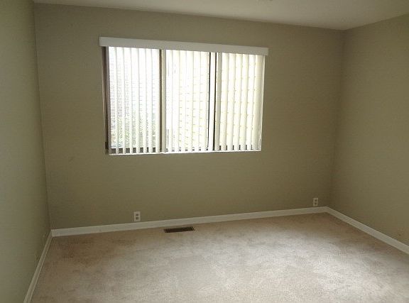 4th image of 12925 SE 69th Pl
