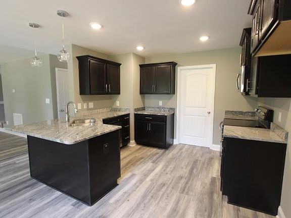 4th image of 16 Chestnut Hl Lot 16