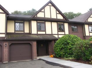 25 Rainbow Pond Dr APT B2, Walpole, MA 02081