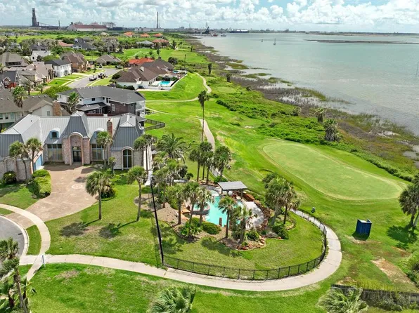 226 Augusta Dr, Portland, TX 78374