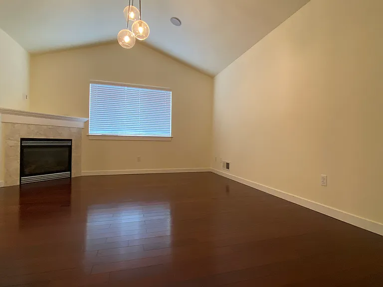 24120 39th Ct SE — Photo 10