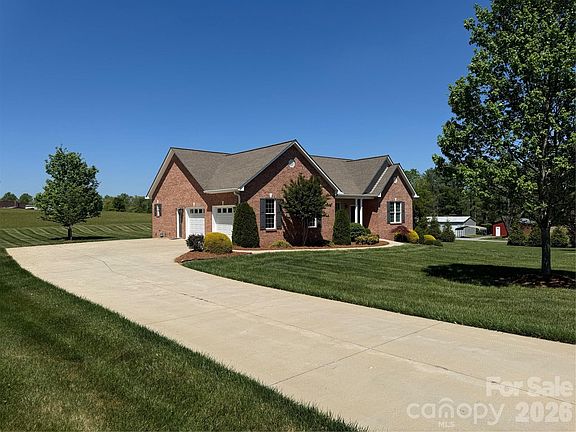 4th image of 379 Horseshoe Bend Rd