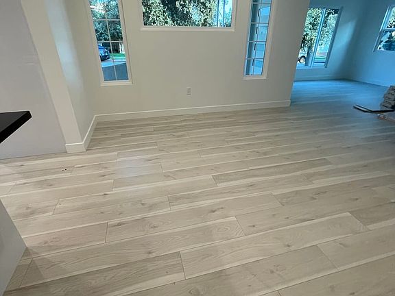 2nd image of 1049 Davis Ave
